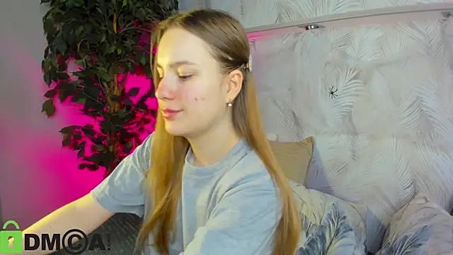 Candy Cansew online show from 11/02/25, 01:10