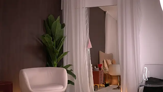 Snapshot of ChloeDevine chatting on 06/04/26, 03:11 ChloeDevine online show from 06/04/26, 03:11