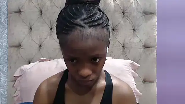 Snapshot of sexykea2002x chatting on 10/20/25, 05:20 sexykea2002x online show from 10/20/25, 05:20