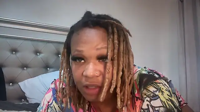 RoyalQueen2u online show from 05/18/26, 12:11
