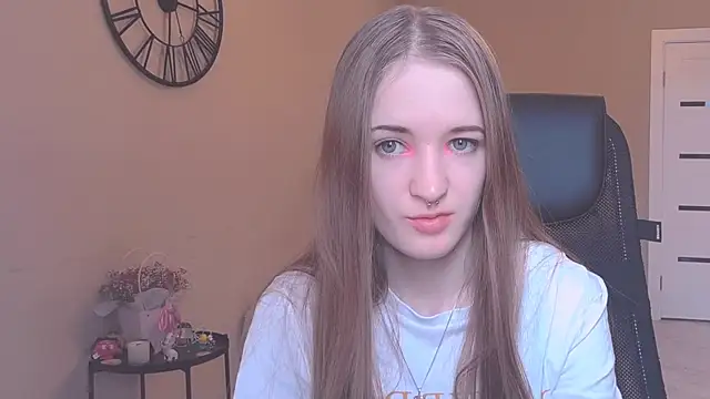KateKayer online show from 10/07/25, 08:37