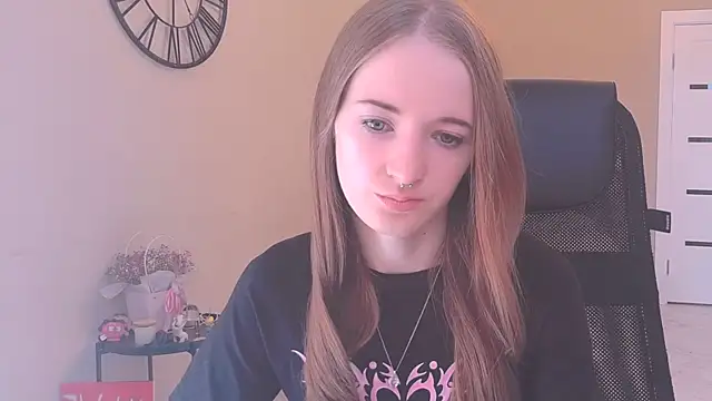 KateKayer online show from 09/18/25, 08:39