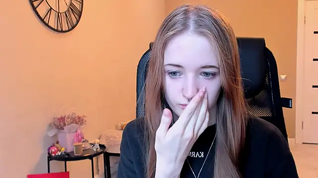 KateKayer online show from 11/05/25, 10:40