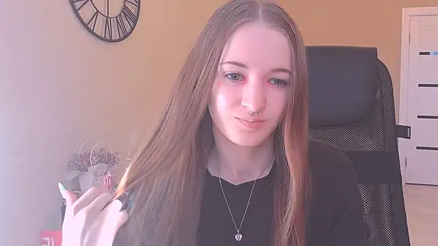 KateKayer online show from 10/04/25, 11:23