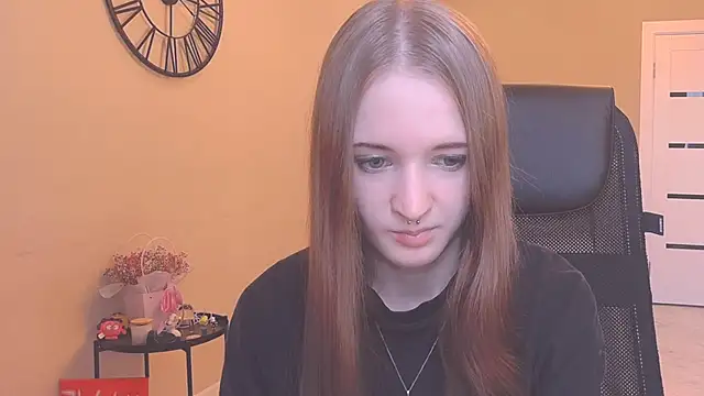 KateKayer online show from 09/28/25, 10:44