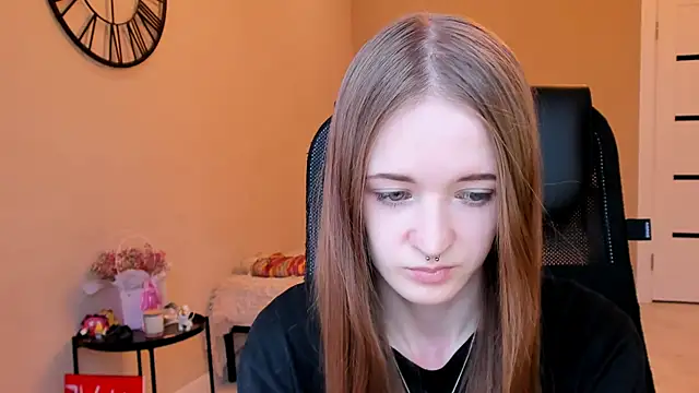 KateKayer online show from 10/24/25, 10:03