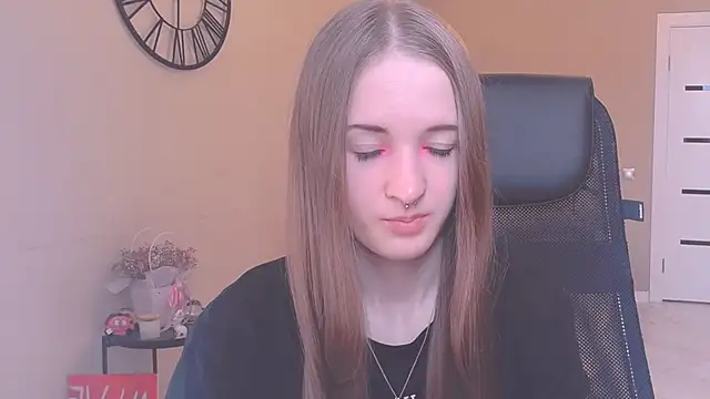 KateKayer online show from 10/03/25, 09:00