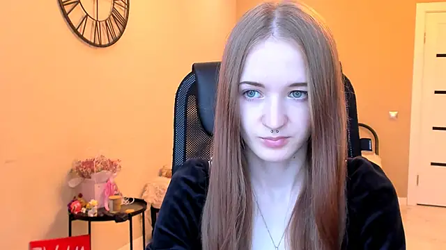 KateKayer online show from 11/12/25, 11:14