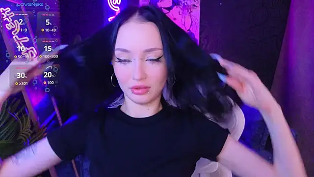  holly berry  online show from 10/21/25, 01:49