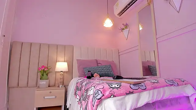  lucia 18 online show from 11/07/25, 11:37