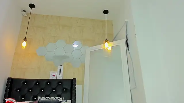 valentina-diiaz online show from 11/18/25, 02:53