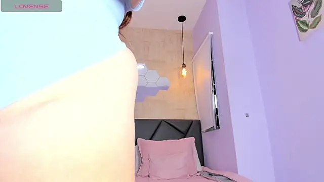 valentina-diiaz online show from 04/22/26, 01:51