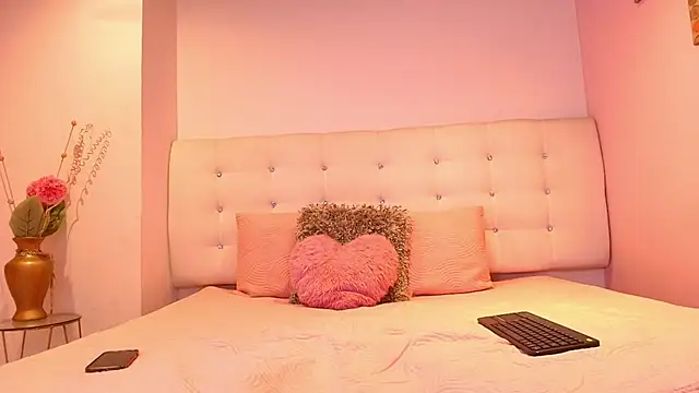 Ruby Firelove online show from 10/08/25, 12:50