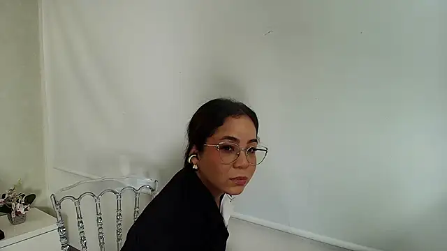  Victoria Collins online show from 10/27/25, 11:00