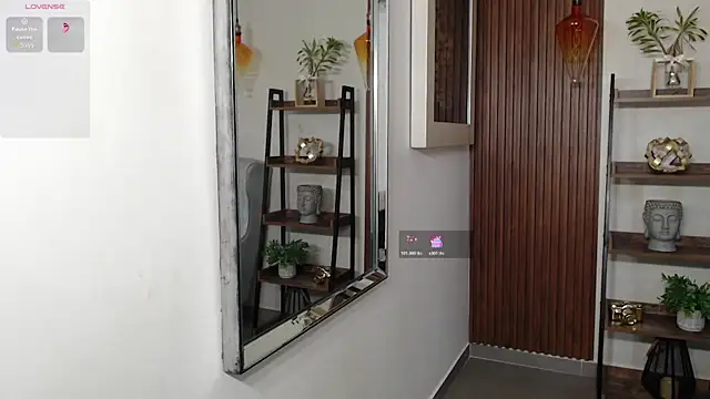  Victoria Collins online show from 12/16/25, 11:03