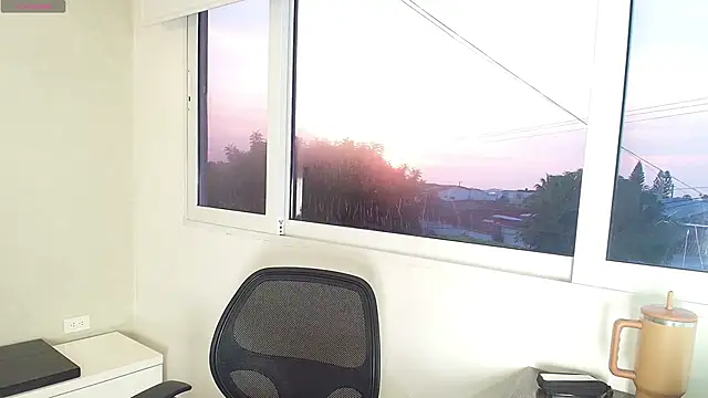  Victoria Collins online show from 11/12/25, 11:03