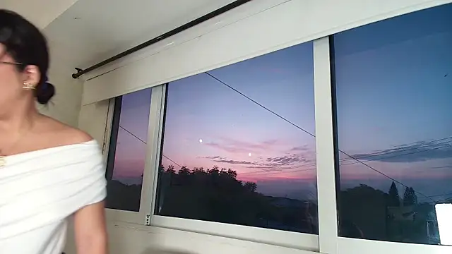  Victoria Collins online show from 11/15/25, 10:52