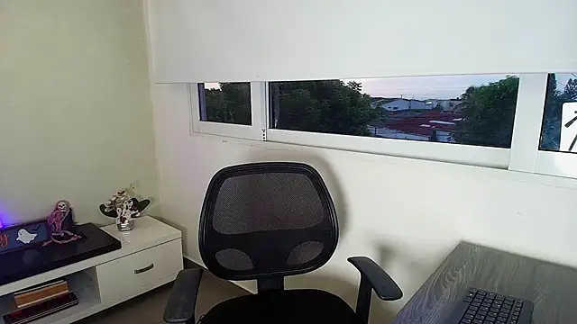  Victoria Collins online show from 10/29/25, 11:09