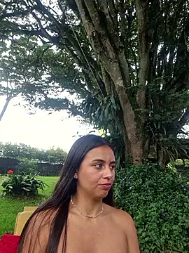 Lunaluxe1001 online show from 12/16/25, 02:43