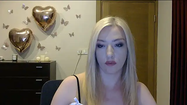 Snapshot of Wild_Silk_Desire chatting on 07/14/26, 04:35 Wild Silk Desire online show from 07/14/26, 04:35