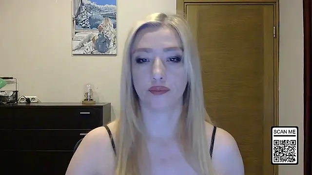 Snapshot of Wild_Silk_Desire chatting on 10/10/25, 01:45 Wild Silk Desire online show from 10/10/25, 01:45