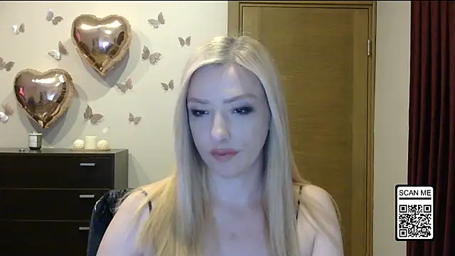 Snapshot of Wild_Silk_Desire chatting on 06/16/26, 04:18 Wild Silk Desire online show from 06/16/26, 04:18
