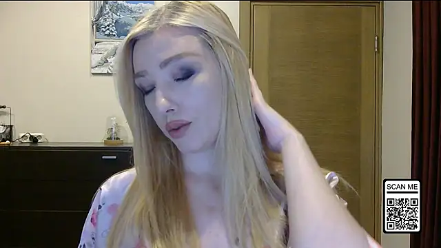 Wild Silk Desire online show from 10/21/25, 02:16