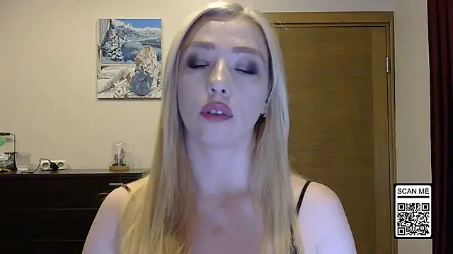Snapshot of Wild_Silk_Desire chatting on 09/18/25, 01:14 Wild Silk Desire online show from 09/18/25, 01:14