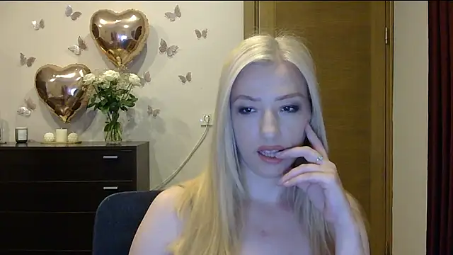 Snapshot of Wild_Silk_Desire chatting on 07/04/26, 04:44 Wild Silk Desire online show from 07/04/26, 04:44