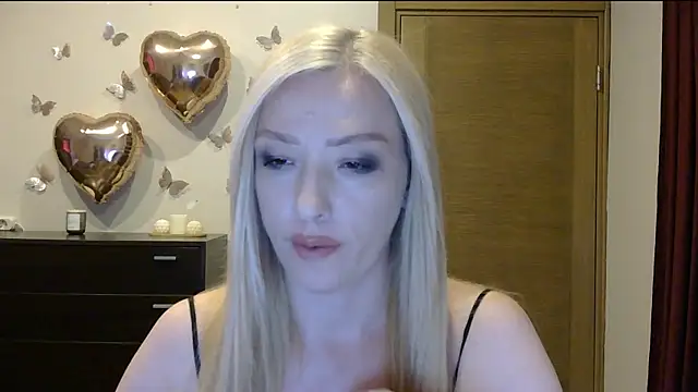 Snapshot of Wild_Silk_Desire chatting on 07/10/26, 04:51 Wild Silk Desire online show from 07/10/26, 04:51