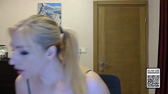 Snapshot of Wild_Silk_Desire chatting on 09/30/25, 01:28 Wild Silk Desire online show from 09/30/25, 01:28