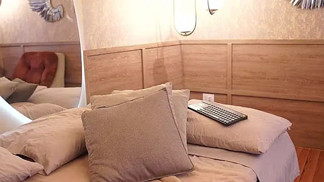 Susan wall online show from 01/16/26, 01:15