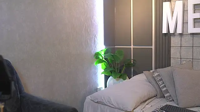 Susan wall online show from 04/30/26, 01:07