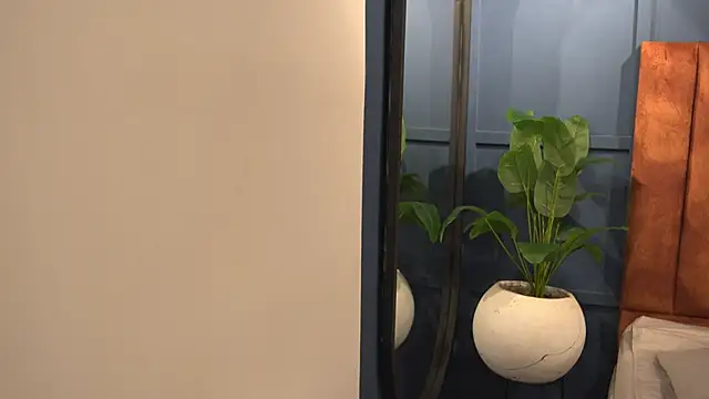 Susan wall online show from 03/27/26, 01:23