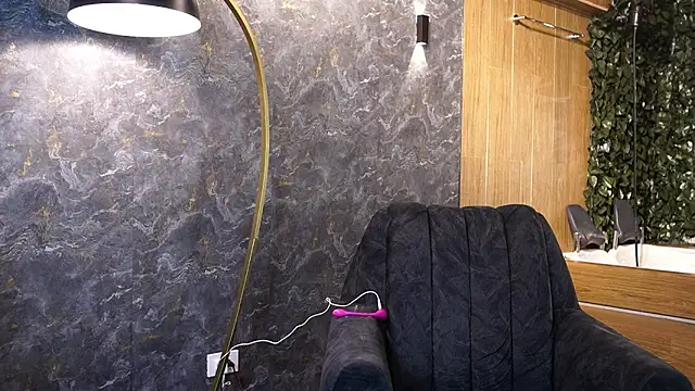 Snapshot of Susan_wall chatting on 02/05/26, 12:45 Susan wall online show from 02/05/26, 12:45