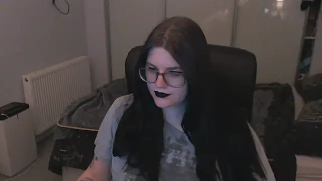 Snapshot of GothSuccubusBabe chatting on 06/10/26, 01:07 GothSuccubusBabe online show from 06/10/26, 01:07