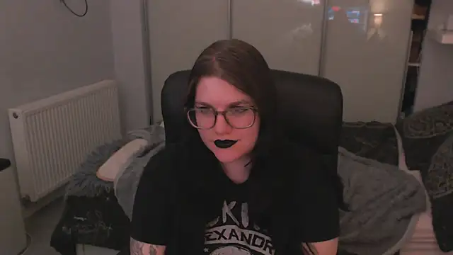 Snapshot of GothSuccubusBabe chatting on 06/21/26, 11:21 GothSuccubusBabe online show from 06/21/26, 11:21
