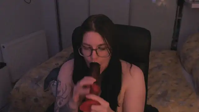 GothSuccubusBabe online show from 05/05/26, 09:40
