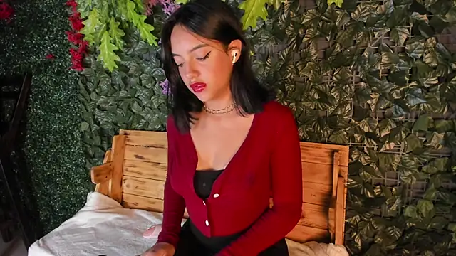 Victoriaa2 Doll online show from 10/29/25, 12:04