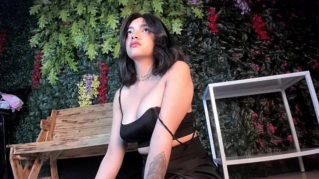 Victoriaa2 Doll online show from 10/19/25, 01:03
