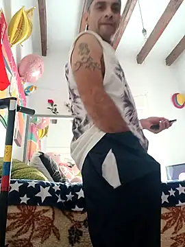 hotCOUPLEPETRA online show from 04/09/26, 10:43