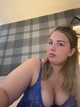 CutieCurvyGirlxo online show from 10/11/25, 03:13