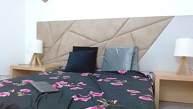 Snapshot of amanda_ramirez chatting on 10/18/25, 10:12 amanda ramirez online show from 10/18/25, 10:12
