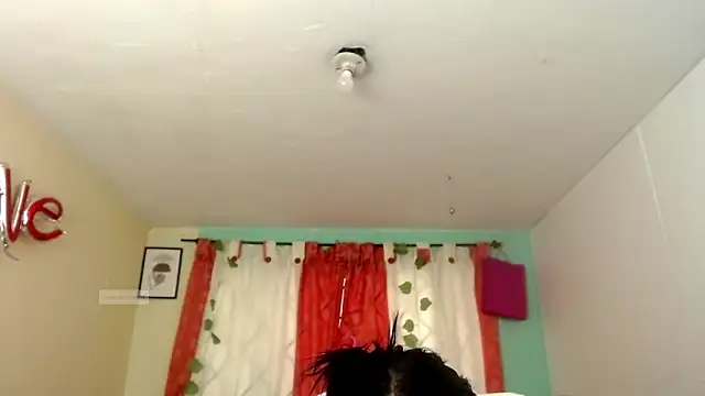 Snapshot of vale_miel chatting on 09/20/25, 03:17 vale miel online show from 09/20/25, 03:17