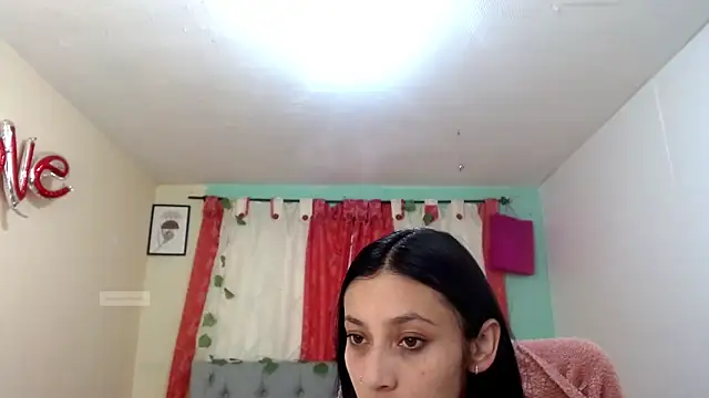 Snapshot of vale_miel chatting on 09/23/25, 06:04 vale miel online show from 09/23/25, 06:04