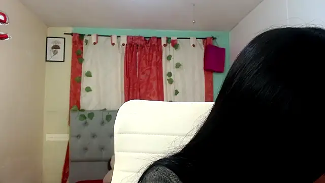 Snapshot of vale_miel chatting on 10/08/25, 08:09 vale miel online show from 10/08/25, 08:09