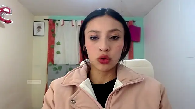 Snapshot of vale_miel chatting on 10/15/25, 11:46 vale miel online show from 10/15/25, 11:46