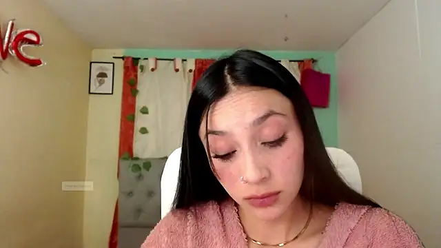 Snapshot of vale_miel chatting on 10/18/25, 09:28 vale miel online show from 10/18/25, 09:28
