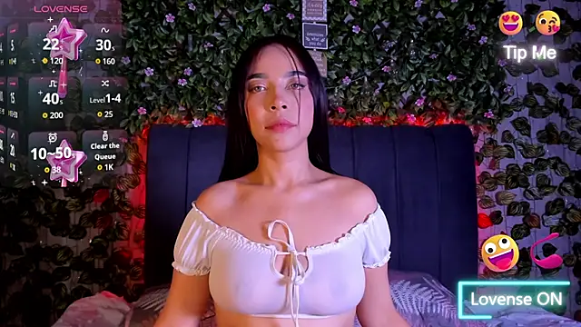 Snapshot of evelin_33 chatting on 10/01/25, 08:13 evelin 33 online show from 10/01/25, 08:13
