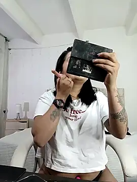 mia traveluxe online show from 10/29/25, 04:00